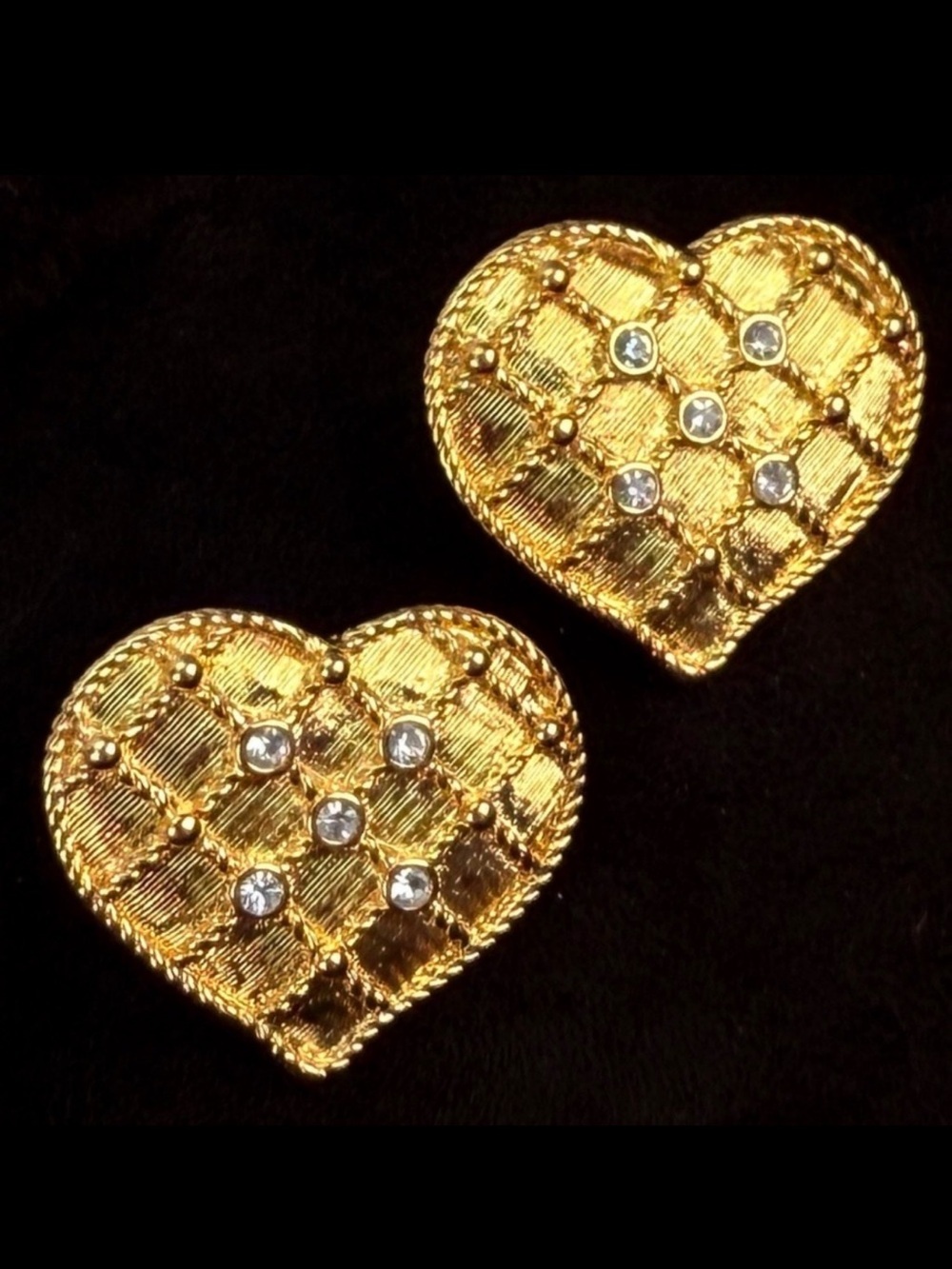 Beautiful weighted, goldtone, bling heart pierced earrings